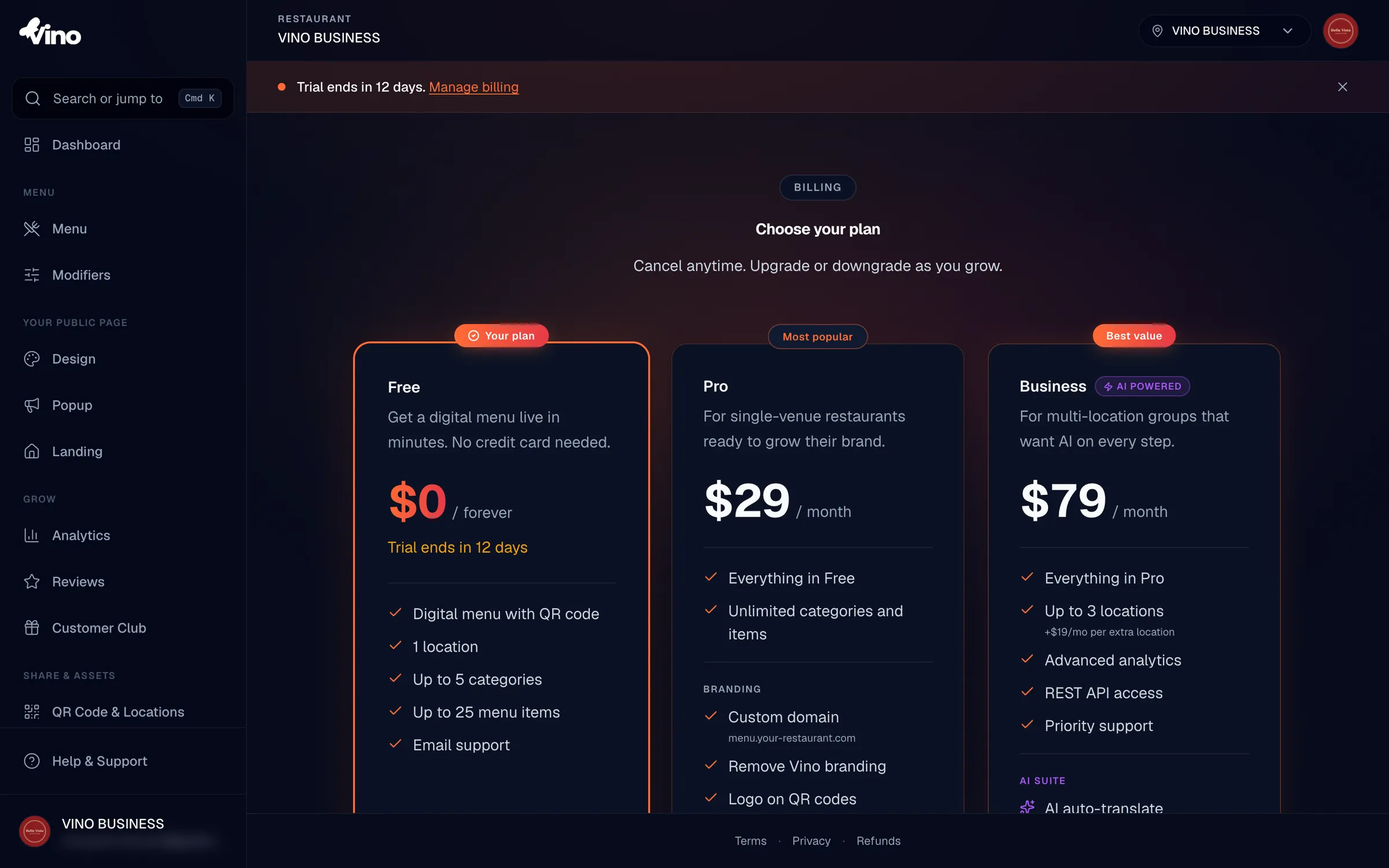 Die Preisseite mit den Tarifkarten Free, Pro und Business nebeneinander, jeweils mit dem Monatspreis und enthaltenen Funktionen, und einer Call-to-Action-Schaltfläche wie Ihr Tarif, Abonnieren, Auf Business upgraden oder Auf Pro downgraden.