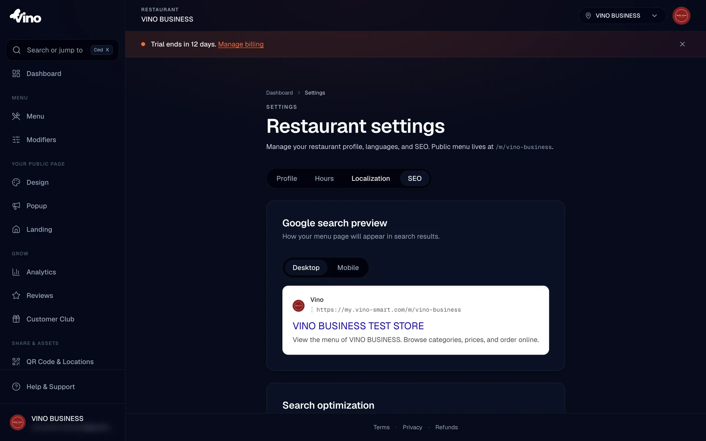La scheda SEO che mostra un'anteprima desktop della Ricerca Google con favicon, URL, titolo blu e descrizione grigia, accanto a campi di input con contatori di caratteri che diventano verdi, gialli o rossi mentre digiti.